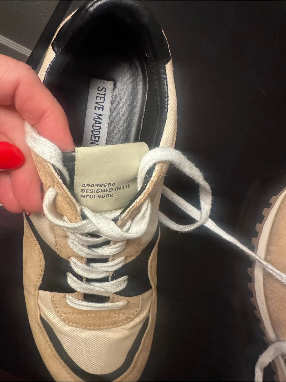 Steve Madden Woman’s sneaks 7.5 perfect condition
